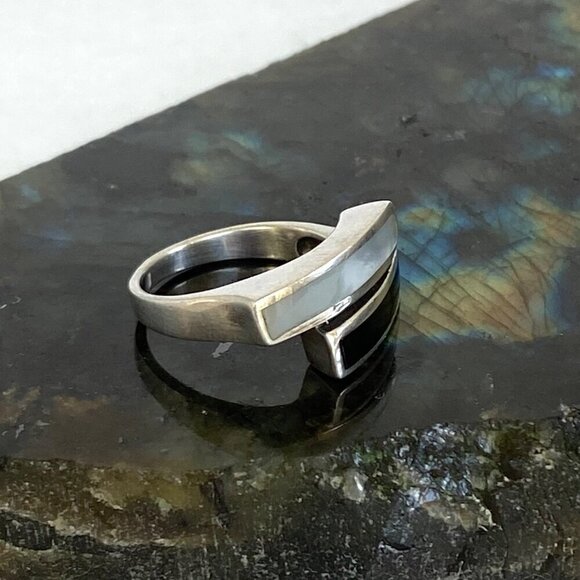 Sterling Silver 925 SX Modernist Black Onyx & Mother Of Pearl Band Ring Sz 5.75 - Picture 12 of 16